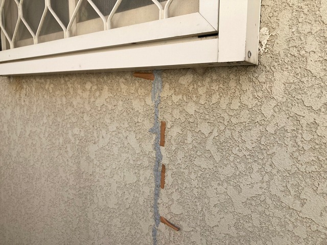 外壁のクラック補修